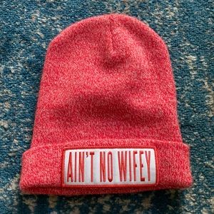 Dimepiece Ain’t No Wifey beanie in pink